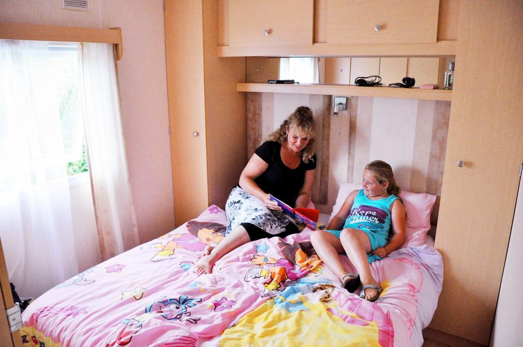 Oostappen Vakantiepark Riviera Beach Biddinghuizen Rum bild