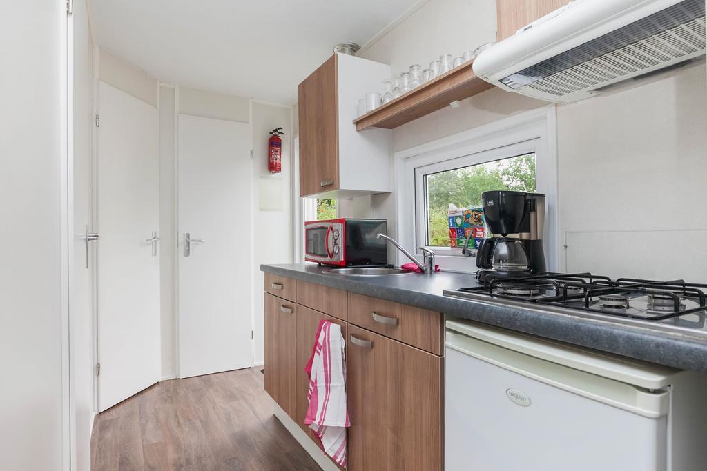 Oostappen Vakantiepark Riviera Beach Biddinghuizen Rum bild